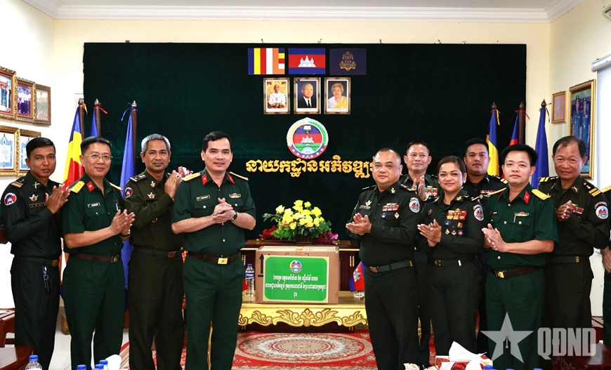 Units extend Chol Chnam Thmay greetings to Cambodian